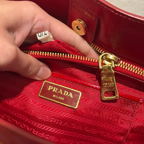 Prada Red Saffiano Vernice Leather Galleria Tote - Picture 13 of 15